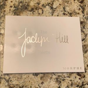 Jaclyn hill makeup pallet